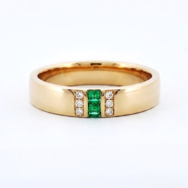 Emerald & Diamond 4mm Band